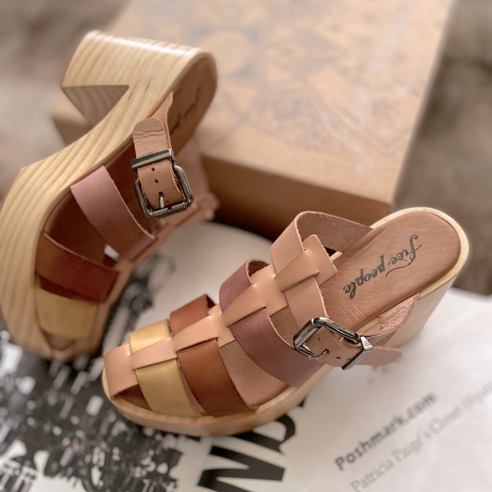 Free People Bellevue Clogs - Picture 13 of 14